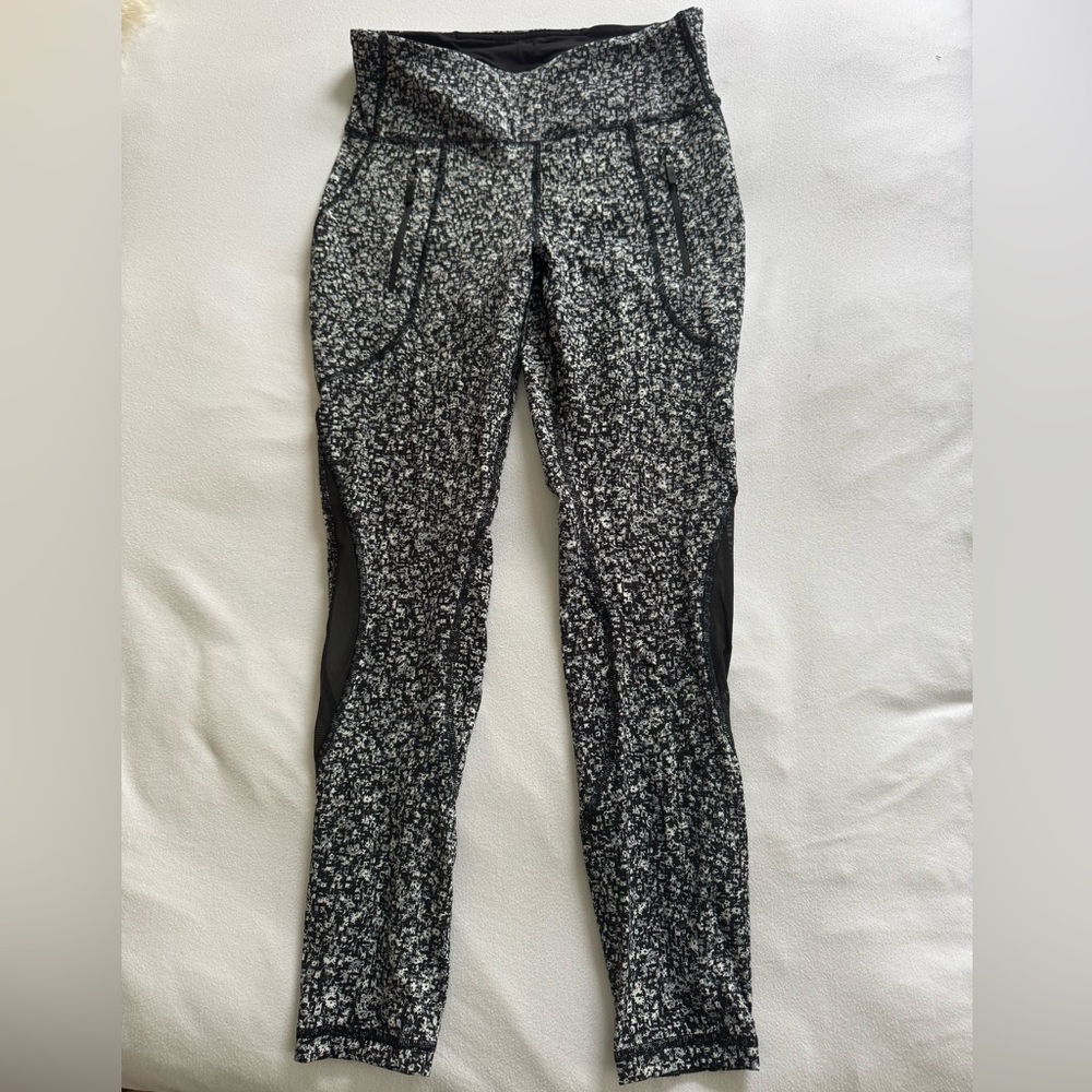 Lululemon Athletica Invigorate 7/8 Daisy Dust Mesh Leggings